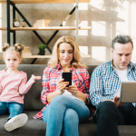 Aile İçinde İletişim Kopukluğu: Sessiz Çatışmaların Altta Yatan Nedenleri ve Çözümü